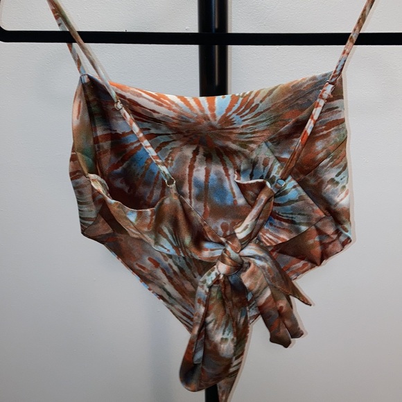 Tie Dye Bandanna Top! I ACCEPT OFFERS!😍 - Picture 7 of 9